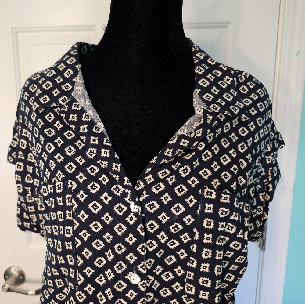 Jachs Girlfriend Navy Geometric Print Button-Up Tunic Shirt Women's Size M